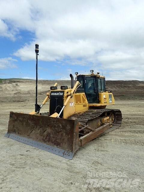 Komatsu D65PX-18 Buldožeri guseničari