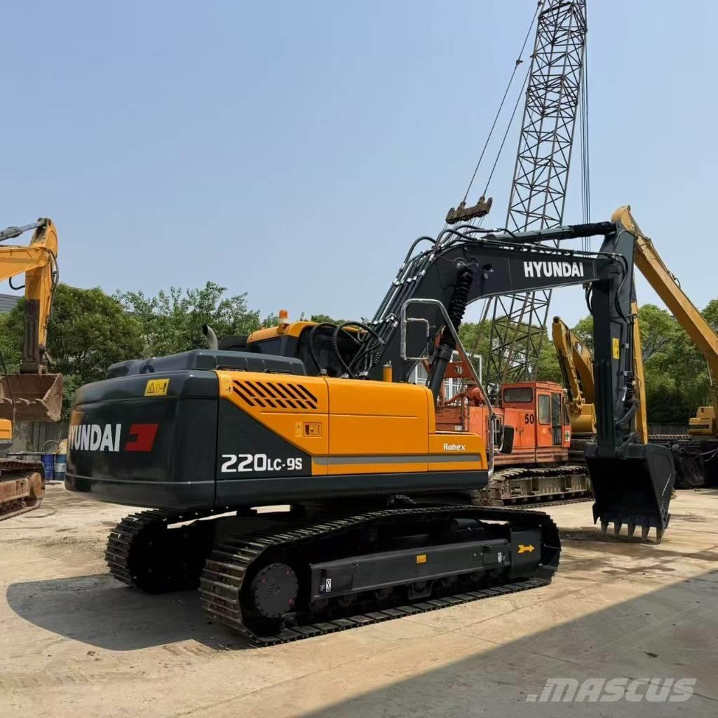 Hyundai R220LC-9S Midi bageri 7t – 12t