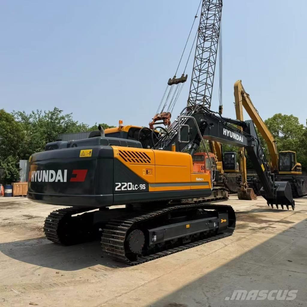Hyundai R220LC-9S Midi bageri 7t – 12t