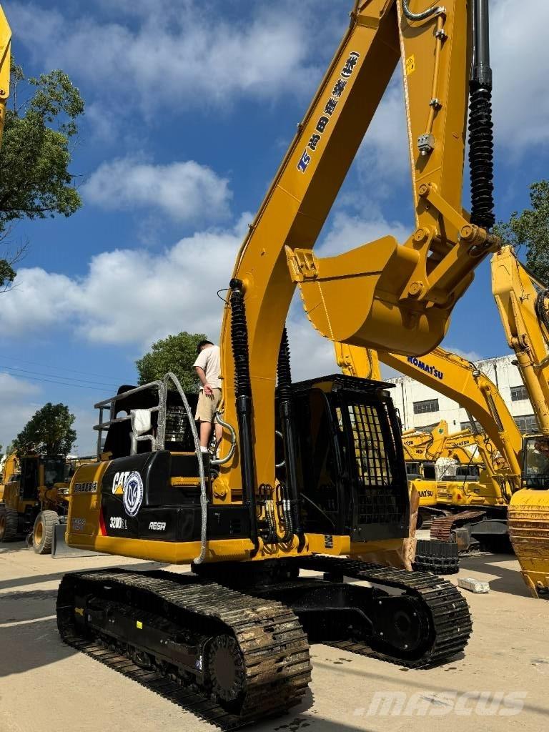 CAT CAT320D Midi bageri 7t – 12t