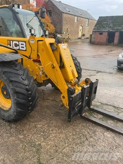 JCB 538-60 Poljoprivredni teleskopski utovarivači