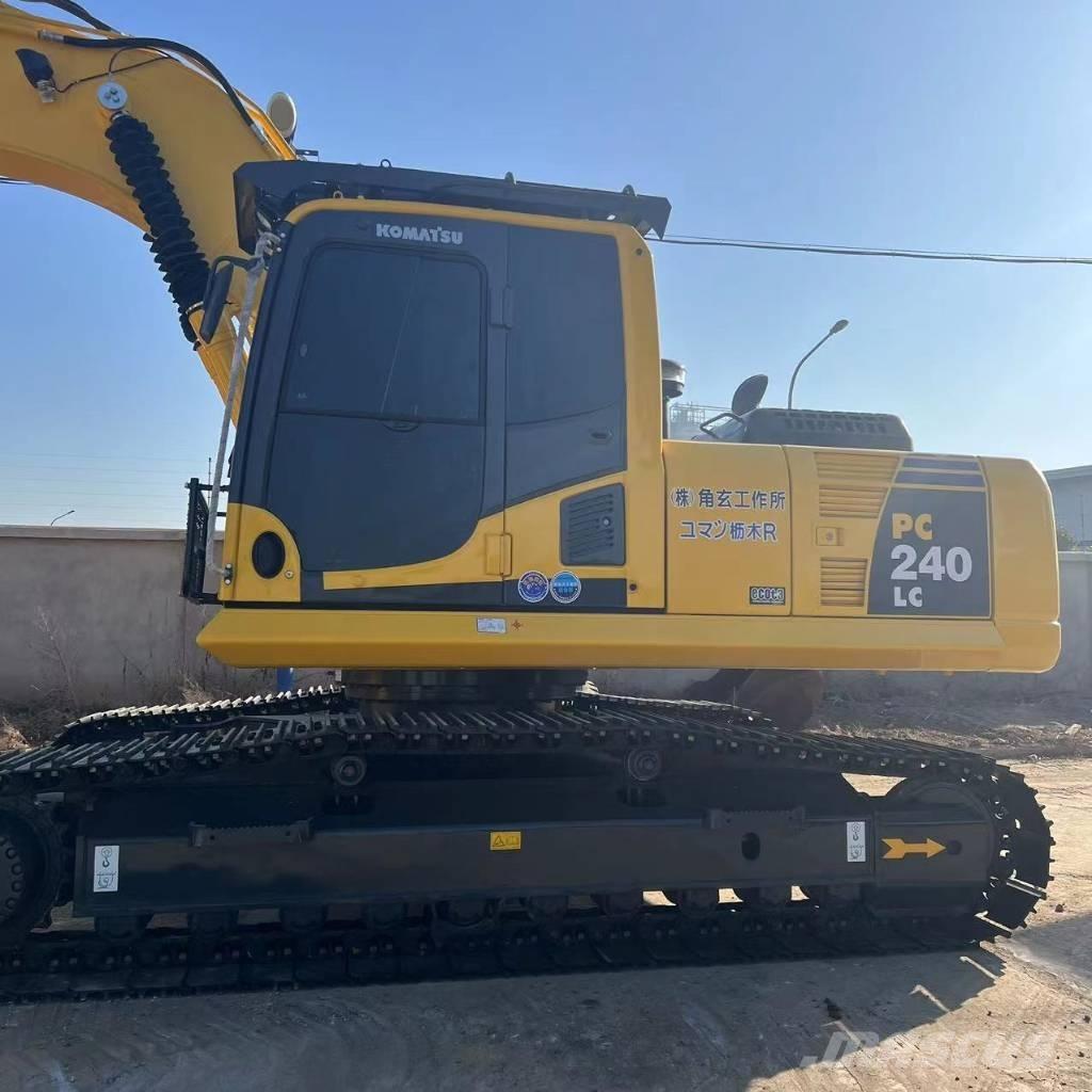 Komatsu PC 240-8N1 Midi bageri 7t – 12t