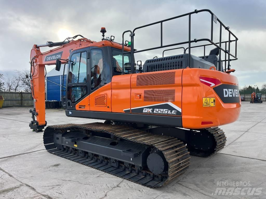 Develon DX 225 LC-7 Bageri guseničari