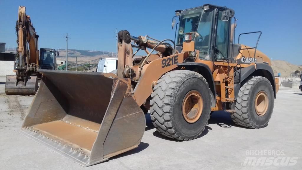 CASE 921 E Utovarivači na točkove