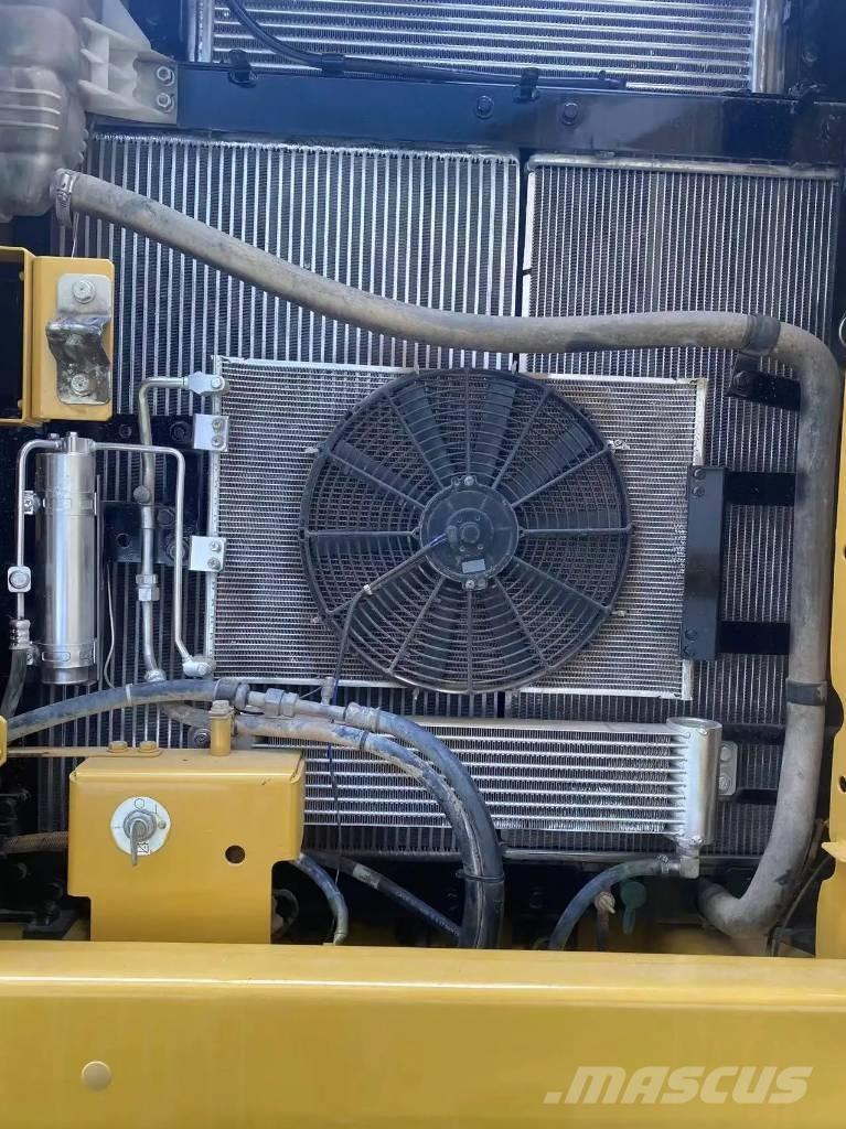 CAT 320GC Bageri guseničari