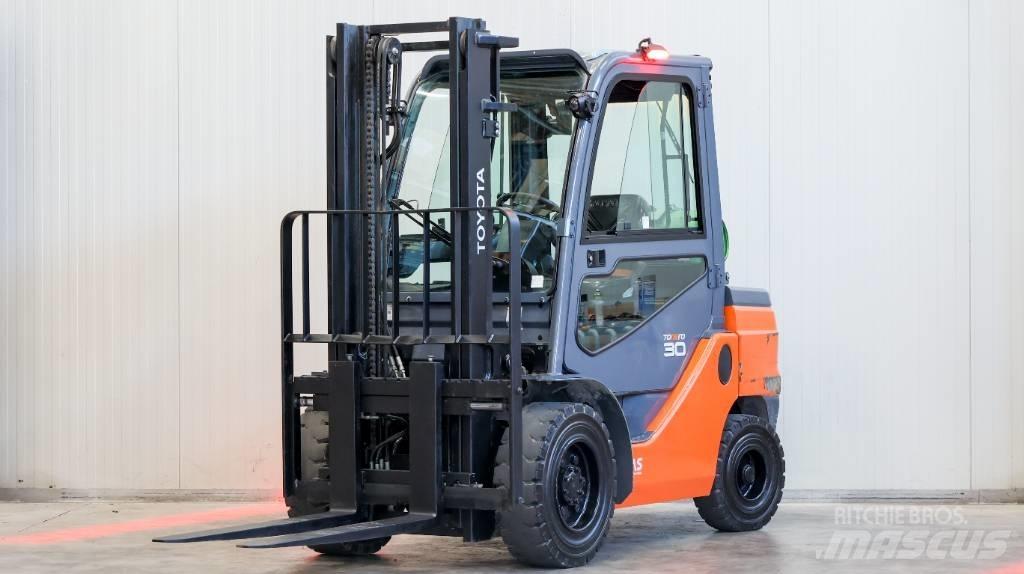 Toyota 02-8 FGF 30 Plinski viljuškari