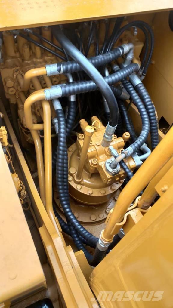 CAT 320D2 Bageri guseničari