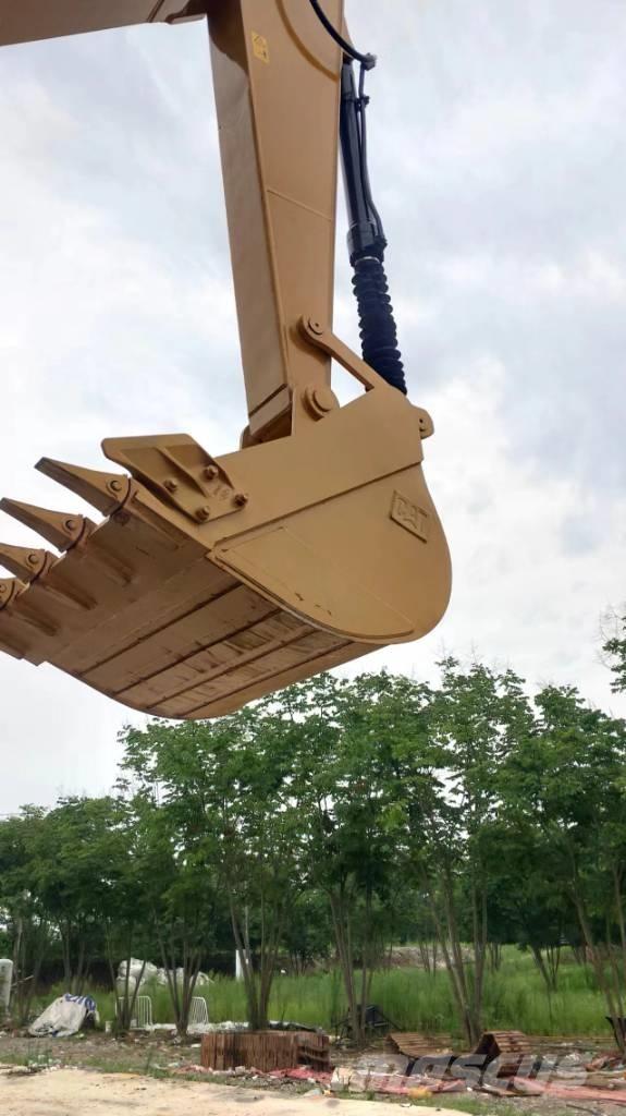 CAT 320D2 Bageri guseničari