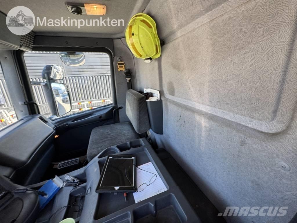 Scania P 94 D Šleperi za vozila