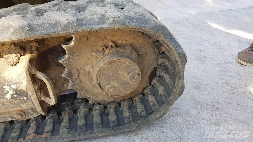 Komatsu PC24MR-5 Mini bageri < 7t