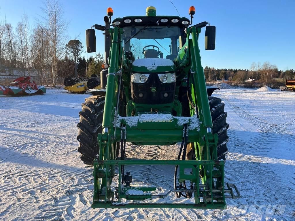 John Deere 6130 R Traktori