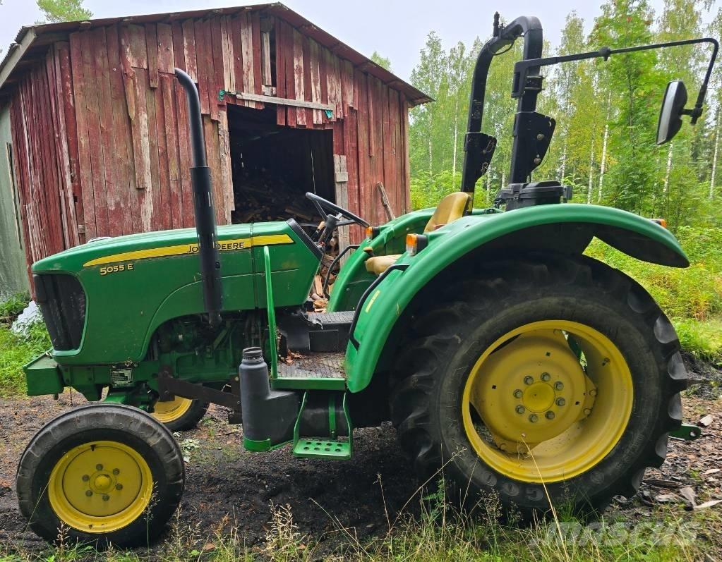 John Deere 5055 E Traktori