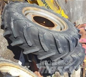  Pneus 12.4R24 Gume, točkovi i felne