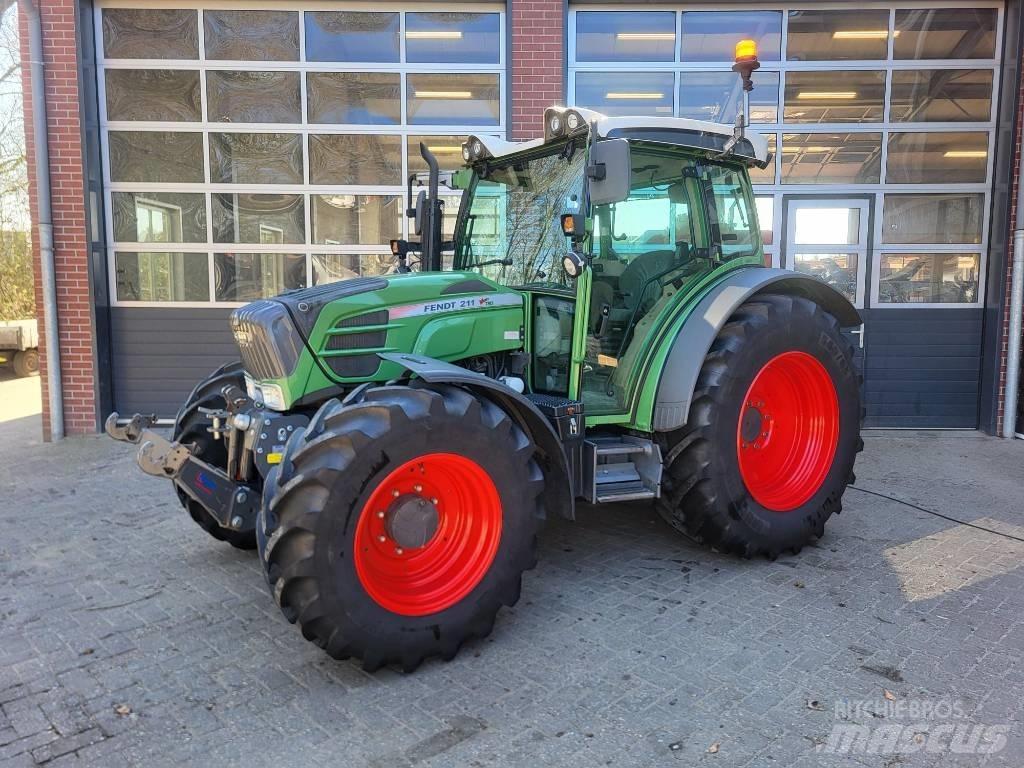 Fendt 211 Vario TMS Traktori