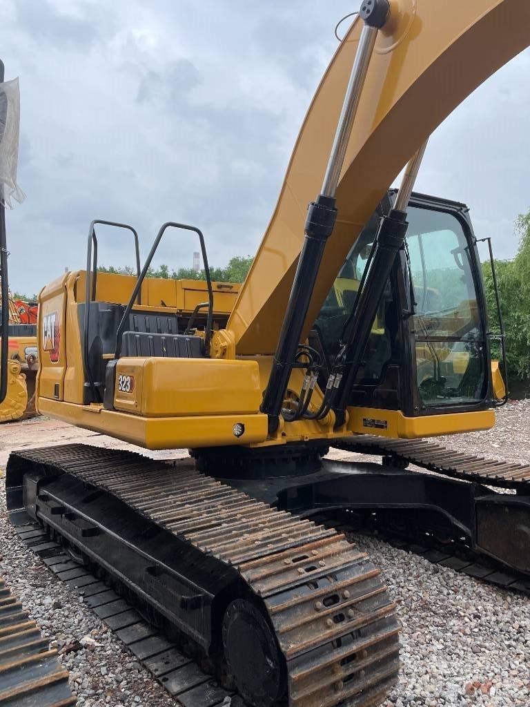 CAT CAT323GX Midi bageri 7t – 12t