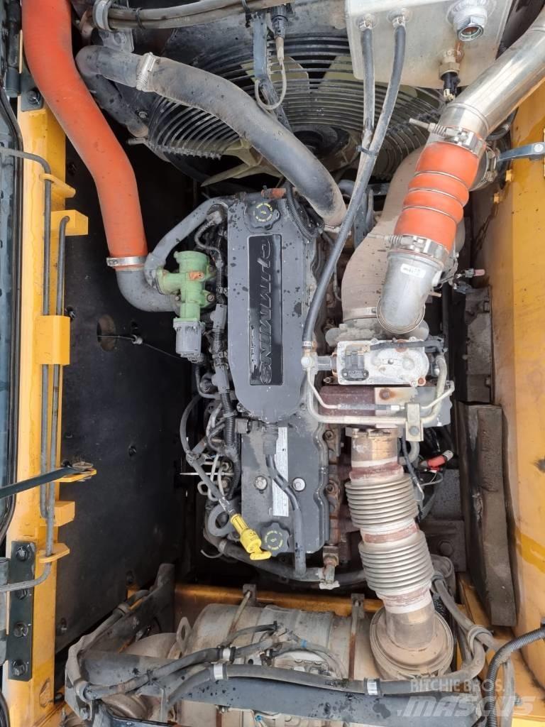 Hyundai HX 300 L Bageri guseničari