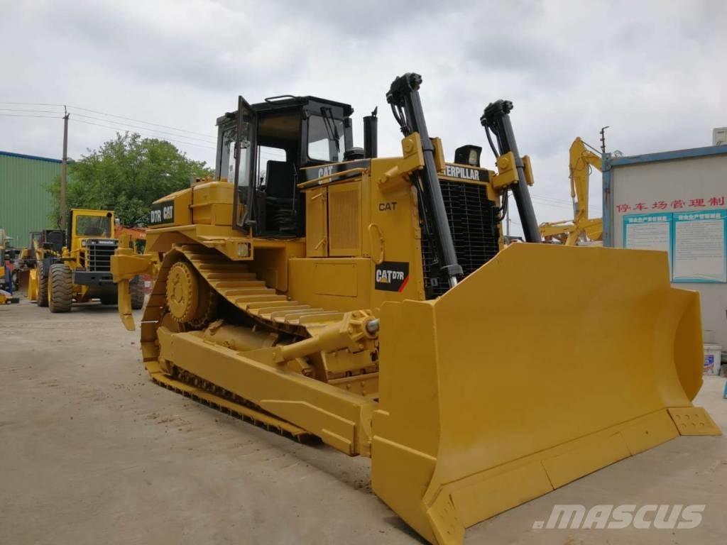 CAT D7R Buldožeri guseničari