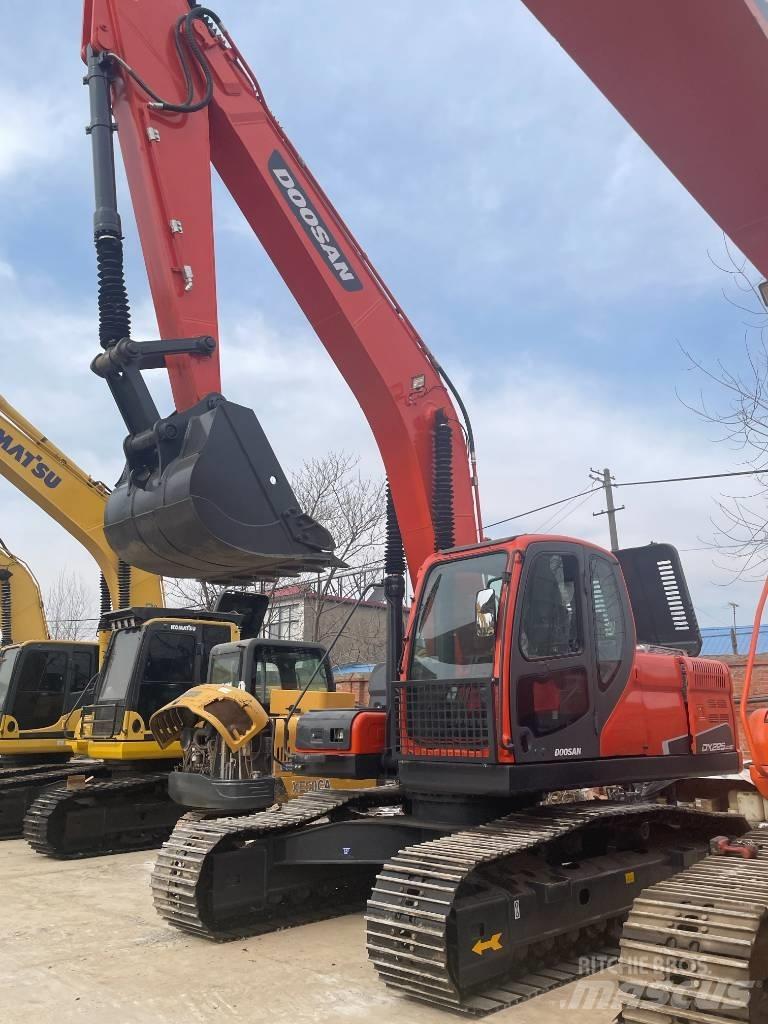 Doosan DX225lc-9 Bageri guseničari