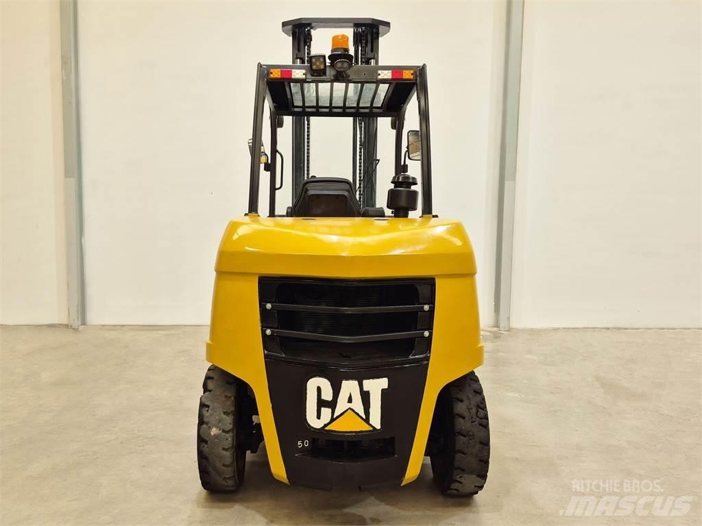 CAT DP50NB Dizelski viljuškari