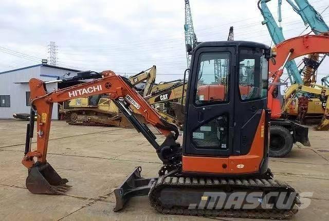Hitachi 30 Bageri guseničari