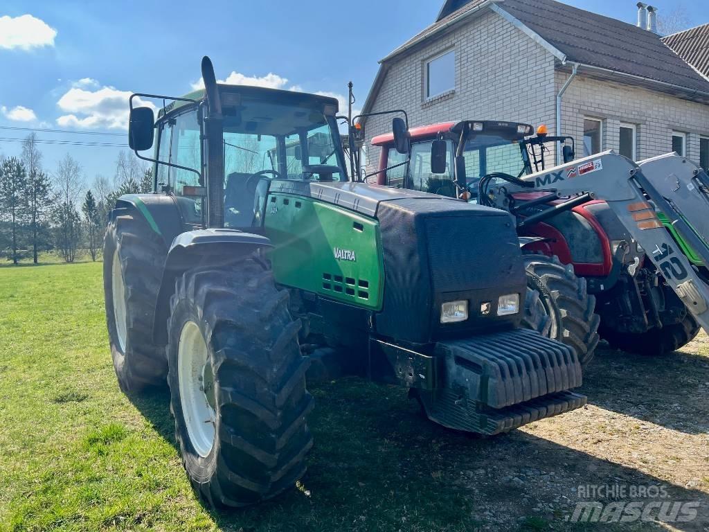 Valtra 8450 Traktori
