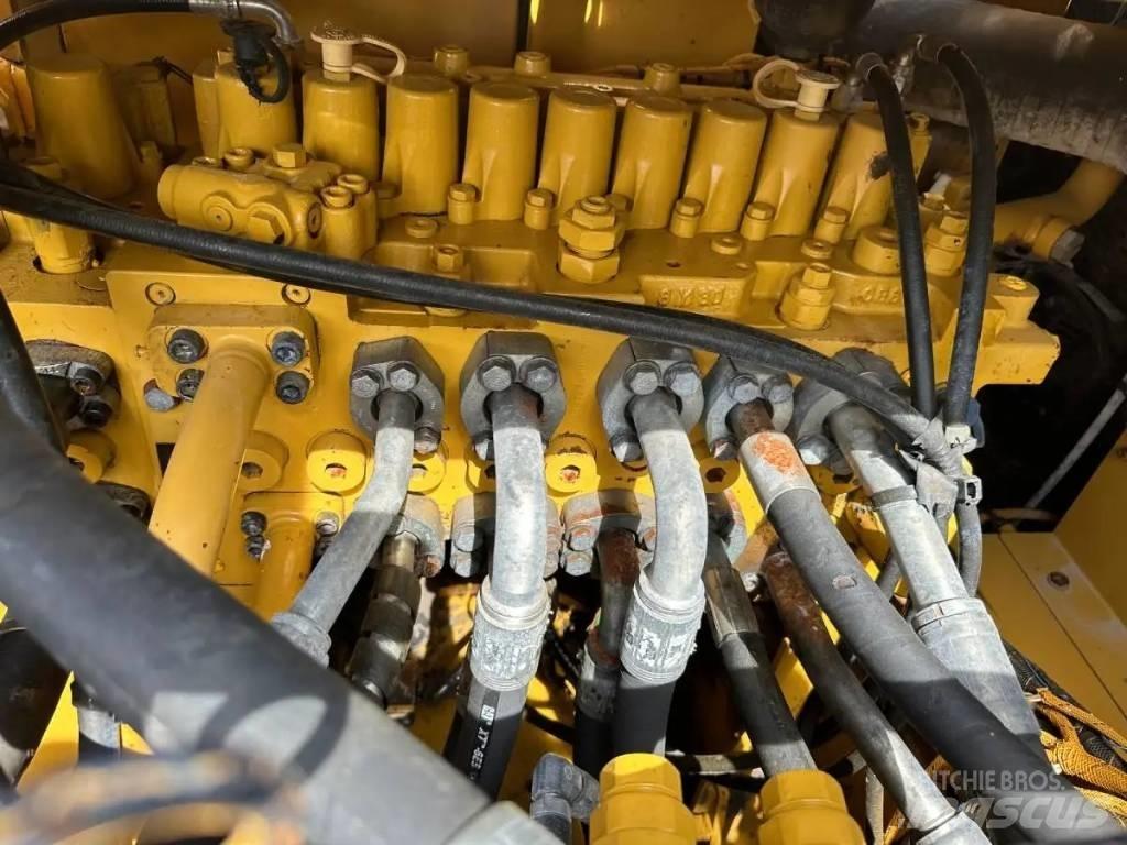 CAT 330GC Bageri guseničari