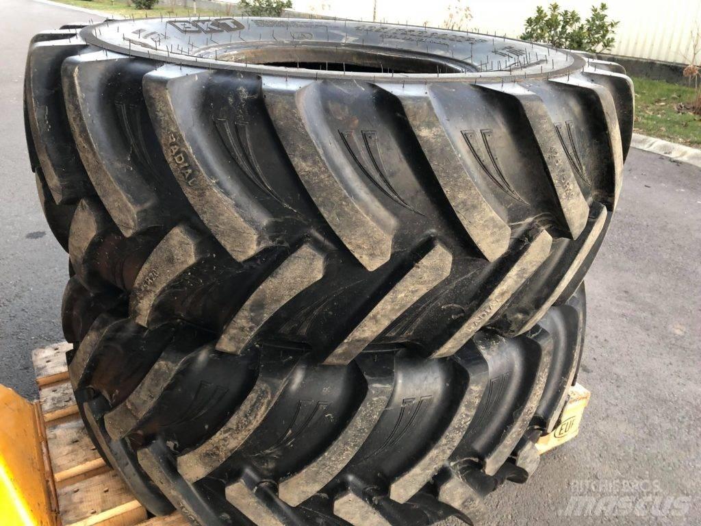 BKT 425/75R20 Gume, točkovi i felne