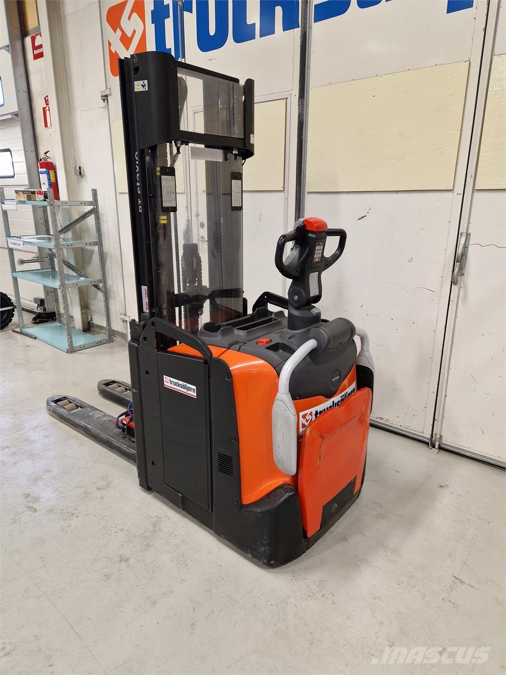 Toyota SPE120L Samopogonski ručni viljuškari