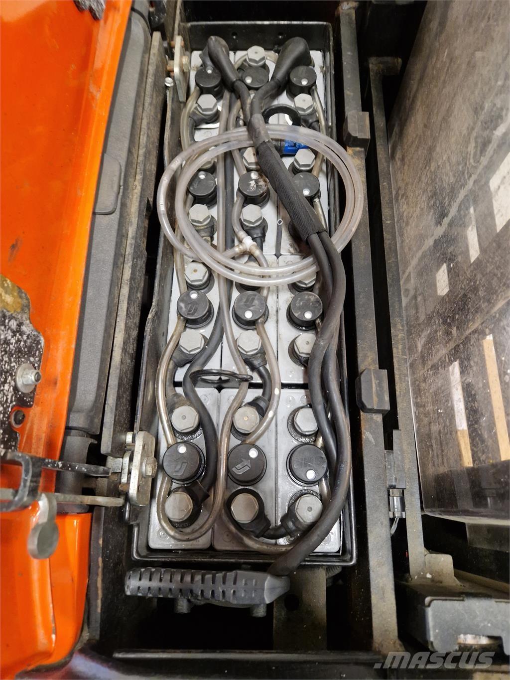 Toyota SPE120L Samopogonski ručni viljuškari