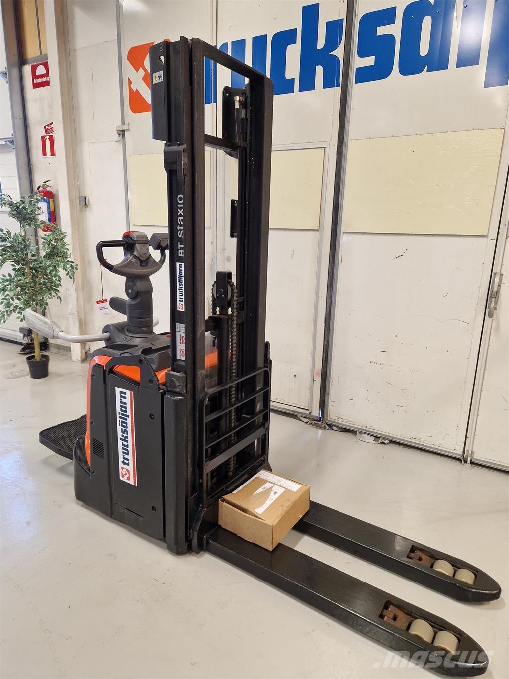 Toyota SPE120L Samopogonski ručni viljuškari