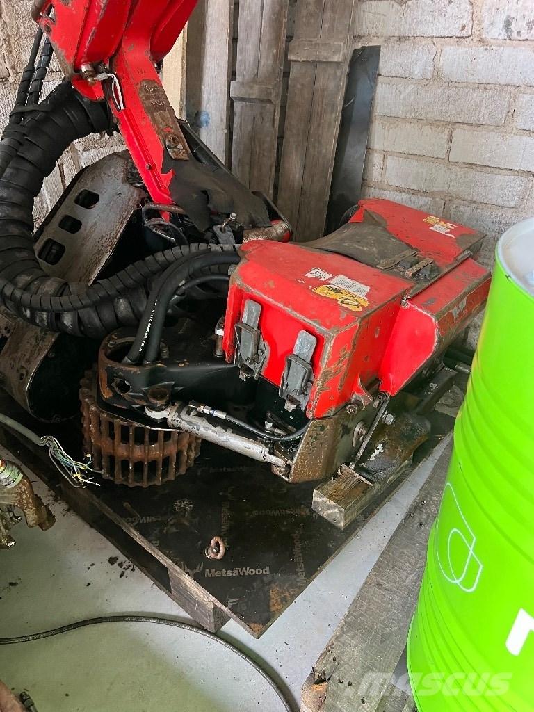 Komatsu S 82 Mašine za kleščenje grane stabla
