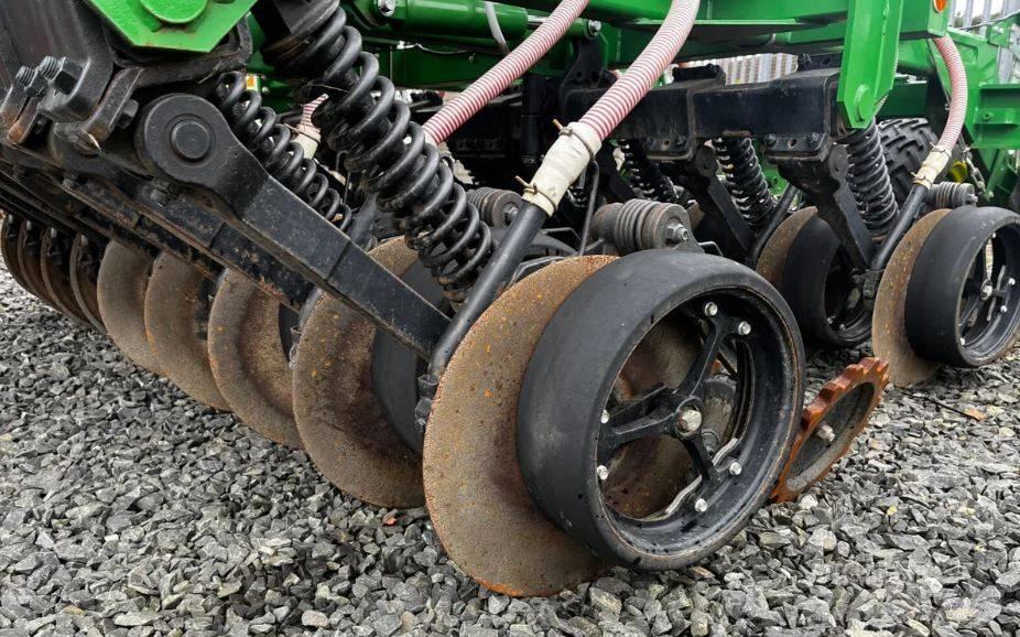 John Deere 750 A Sejačice
