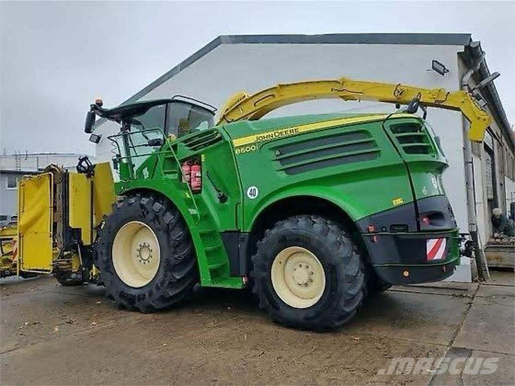 John Deere 8600 Mašine za stočnu hranu sa sopstvenim pogonom