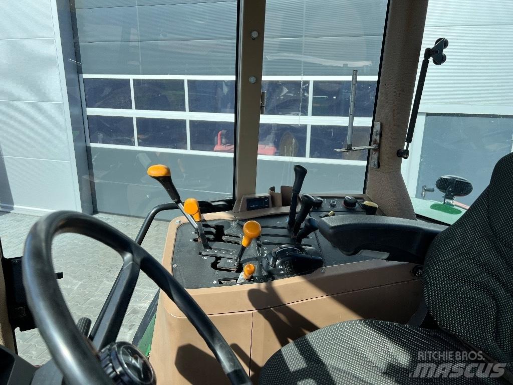 John Deere 7710 PQ Traktori