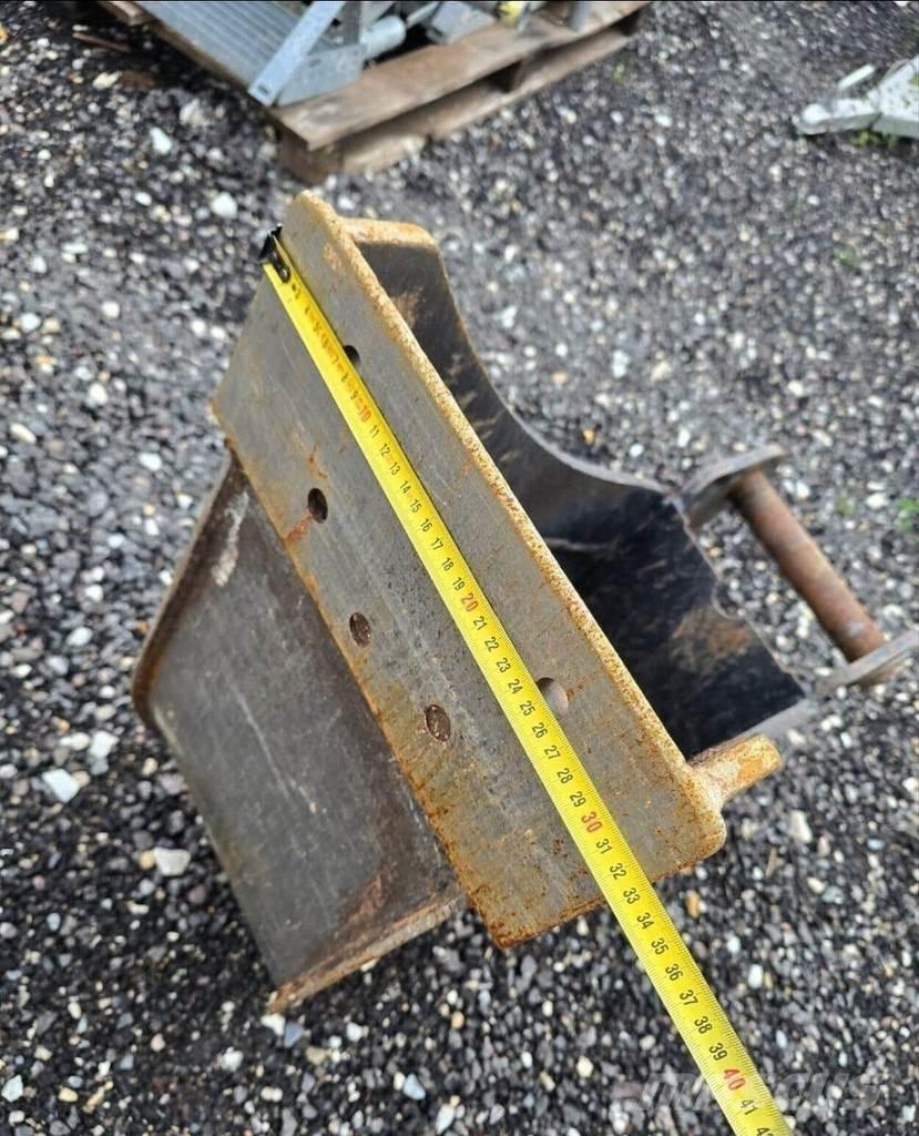 CAT 444F2 Rovokopači