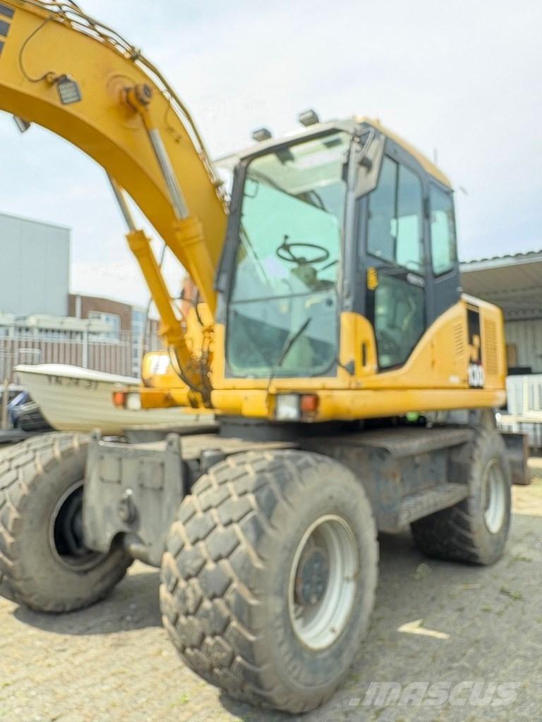 Komatsu PW 130-7K Bageri točkaši