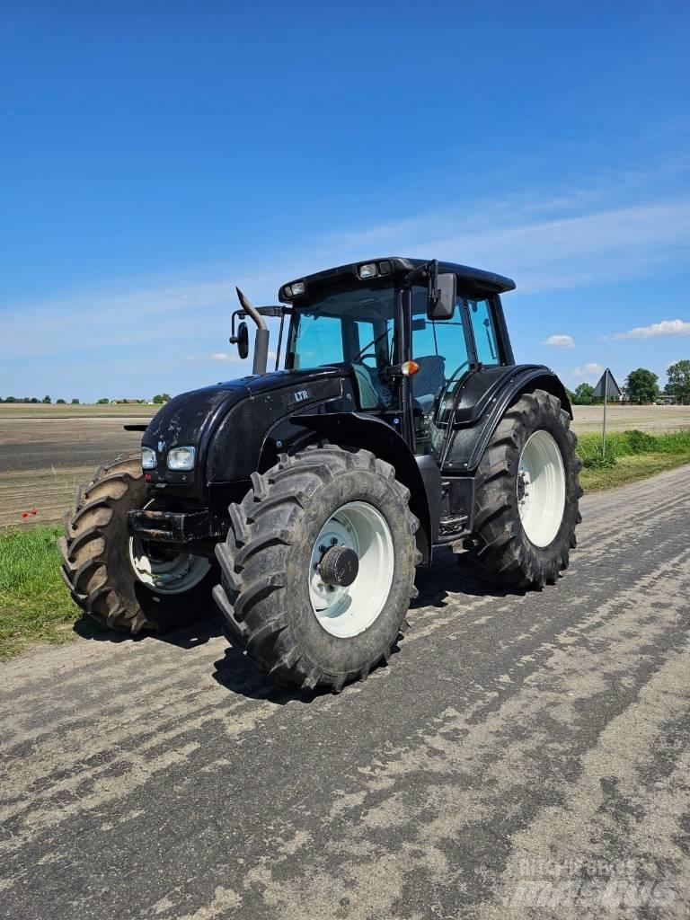 Valtra N 101 Traktori
