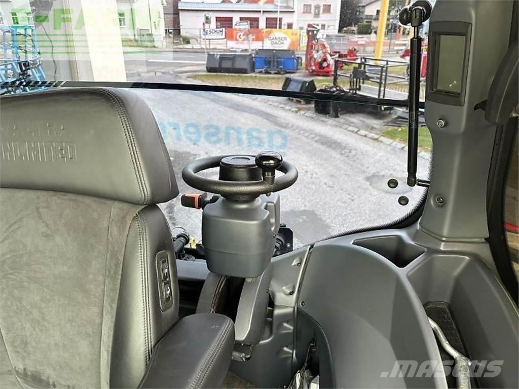 Valtra q305 Traktori