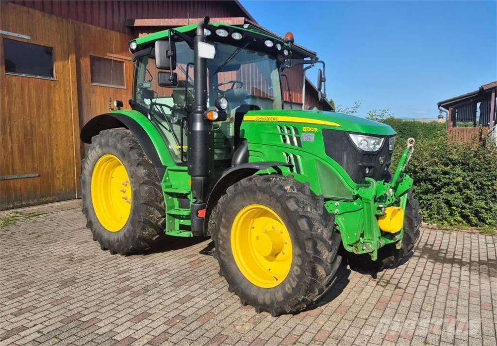 John Deere 6130R Traktori