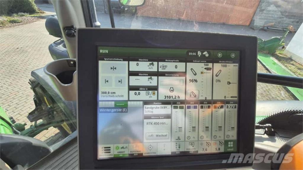 John Deere 6130R Traktori