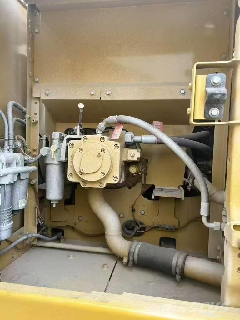 CAT 323 Bageri guseničari