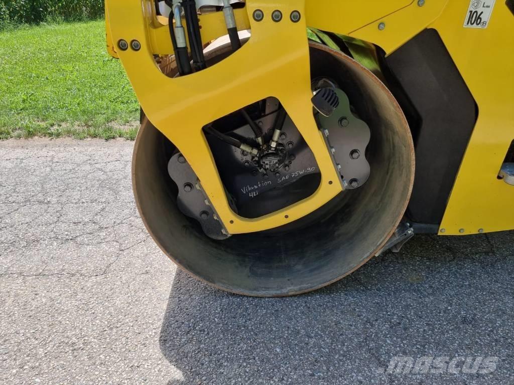 Bomag BW 151 AC-5 Gumeni valjci na točkovima