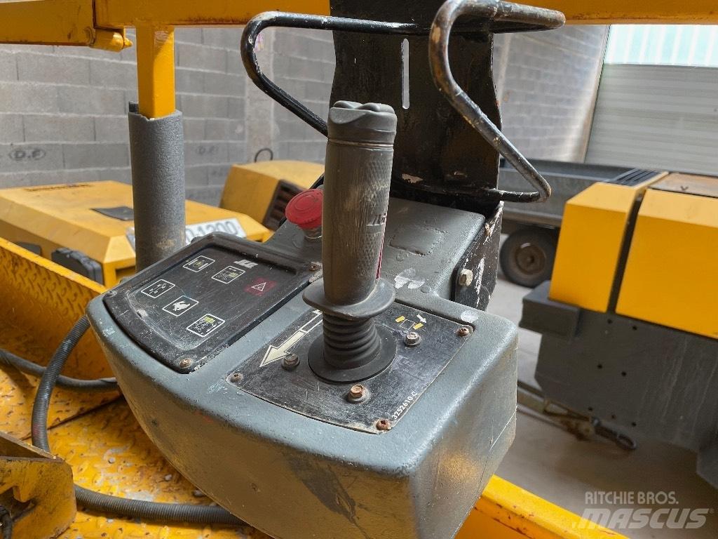 JLG 3246 ** A REPARER** Makazaste platforme