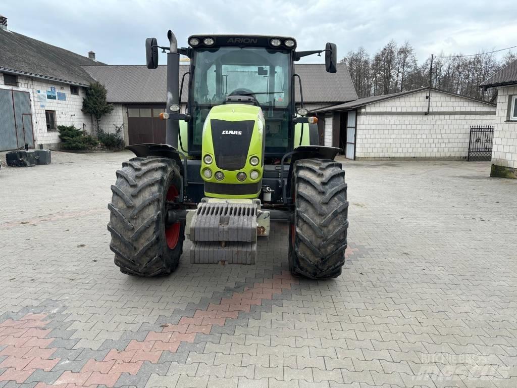 CLAAS Arion 640 Traktori