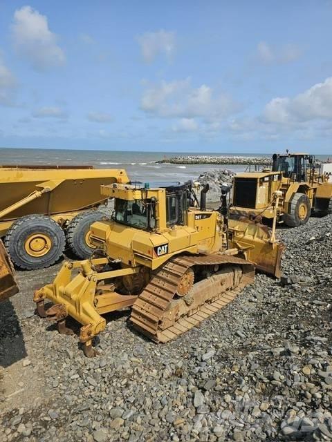 CAT D 6 T LGP Buldožeri guseničari