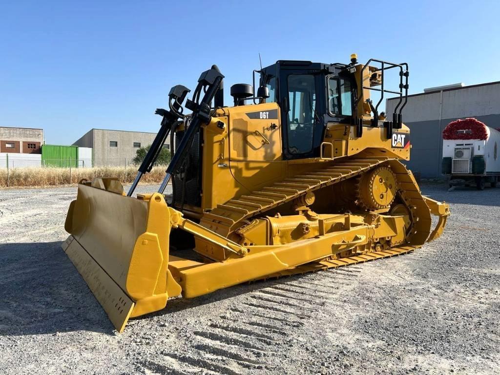 CAT D 6 T Buldožeri guseničari