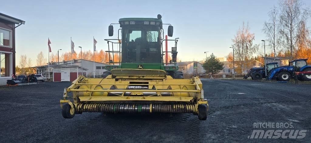 John Deere 7400 Mašine za stočnu hranu sa sopstvenim pogonom