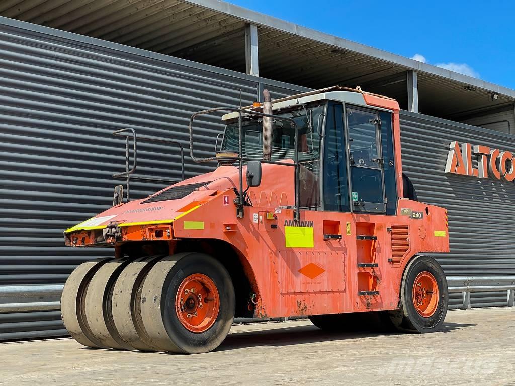 Ammann AP 240 Gumeni valjci na točkovima