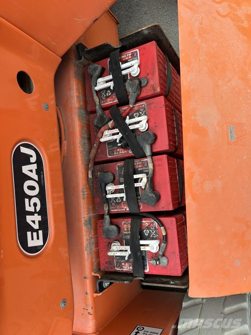 JLG E450AJ (2005) Zglobne podizne platforme