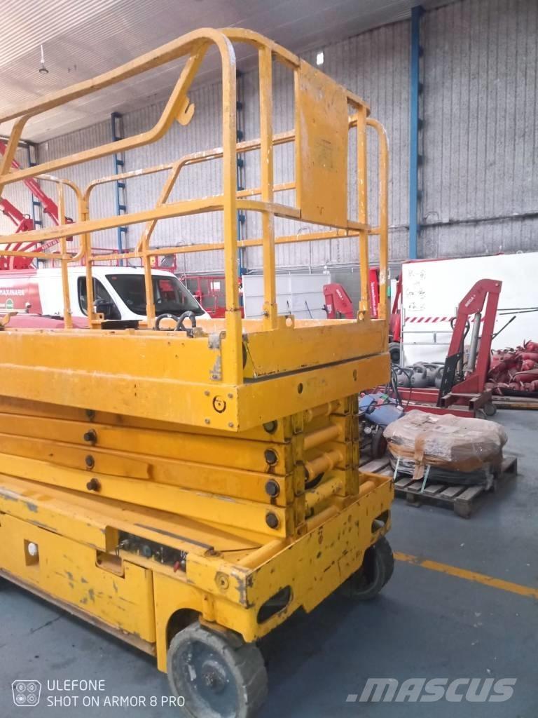 Haulotte Compact 12 Makazaste platforme